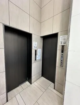 MLJ新宿ビルの外観