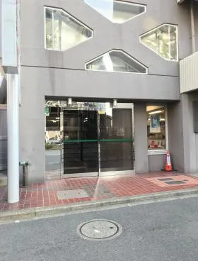 ドルミ第2代々木ビルの外観