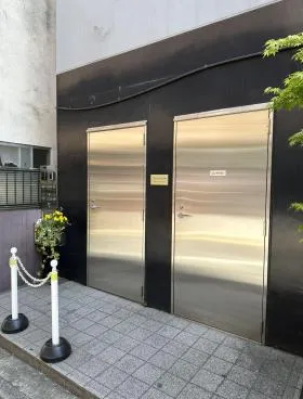 神山町ビルの外観