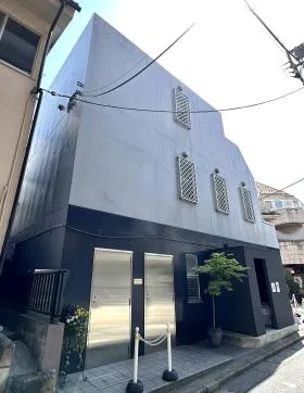 神山町ビルの外観