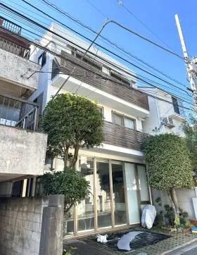 シンフォルム南青山ビルの外観