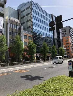 鈴梅第一ビルの外観