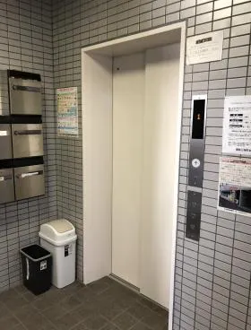 石川ビルの外観