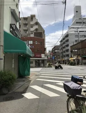 奥ビルの外観