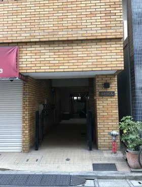 辰巳ビルの外観