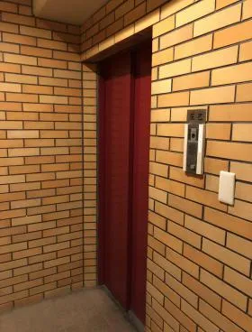 辰巳ビルの外観