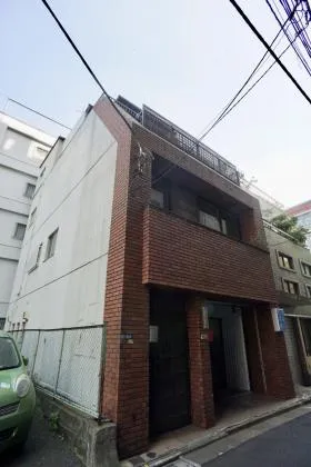 岡島ビルの外観