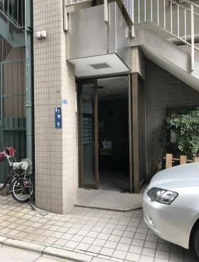十字ビルの外観