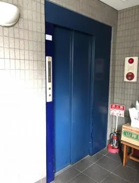 十字ビルの外観