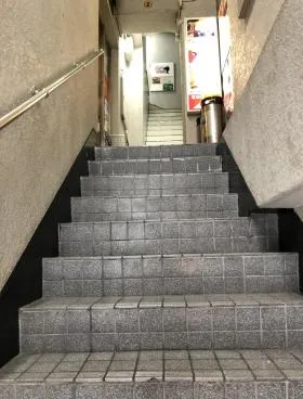 アライビルの外観