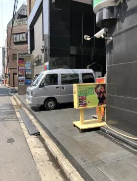 プラザイレブンの外観