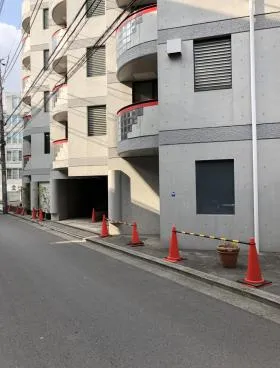 THE・PEAKビルの外観