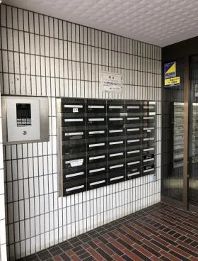 国際パレス自由が丘ビルの外観