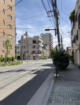 ワイズスクエアビルの外観