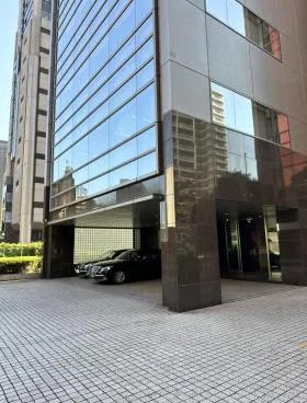 横河ビルの外観