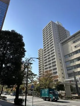 横河ビルの外観
