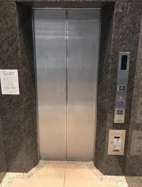 ゆきざきビルの外観