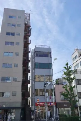 ツバタビルの外観