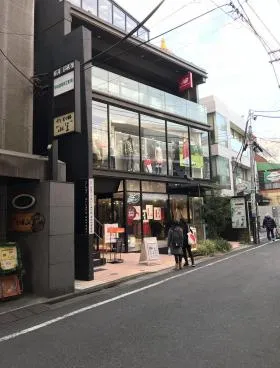 アーバンテラス青山ビルの外観