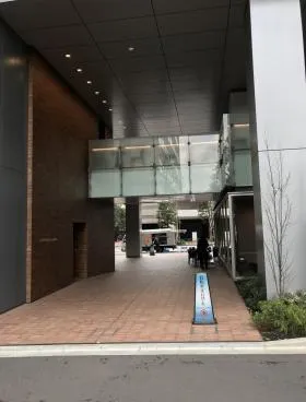SENQ AOYAMAビルの外観