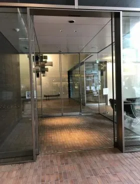 SENQ AOYAMAビルの外観