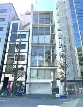 ルート神山町ビルの外観