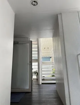 ルート神山町ビルの外観