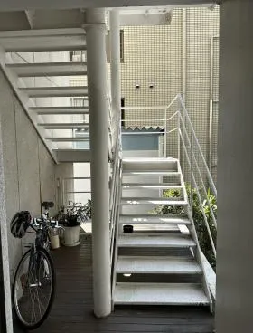 ルート神山町ビルの外観