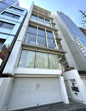 ルート神山町ビルの外観
