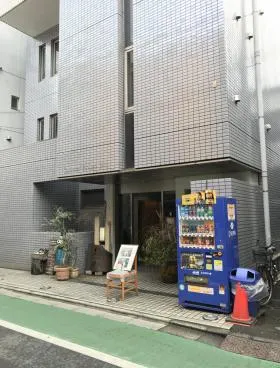 クウォーターハウスビルの外観