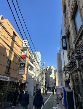 クウォーターハウスビルの外観