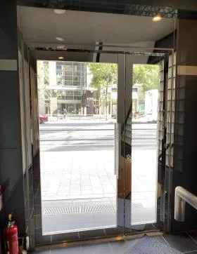 銀嶺ビルの外観