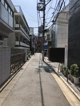 西麻布来山ビルの外観