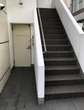 コスモビルの外観