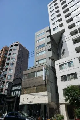 グロー青山ビルの外観
