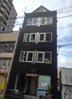 487ビルの外観
