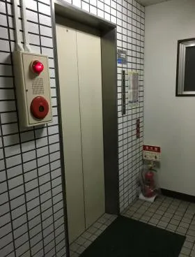 川名ビルの外観