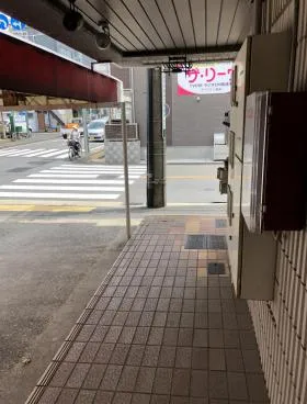 岡野勝海ビルの外観