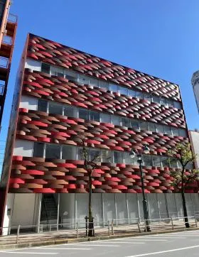 丸栄・慶雲館ビルの外観
