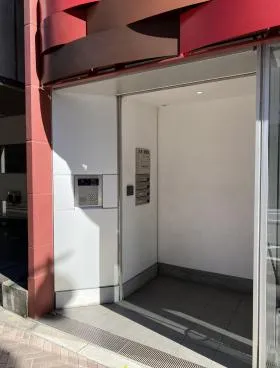 丸栄・慶雲館ビルの外観