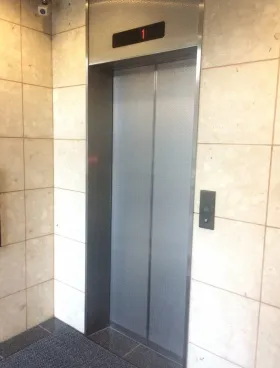 両国イーストビルの外観