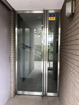 クレメンシアビルの外観