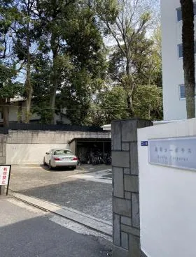 麻布コーポラスビルの外観