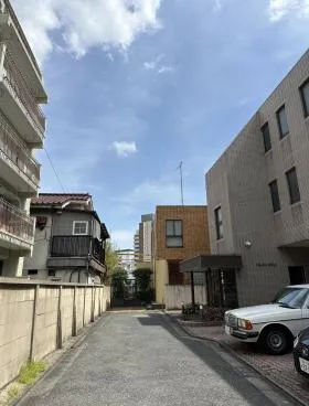 グランドヒルズビルの外観