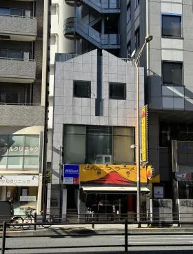 三田石田ビルの外観