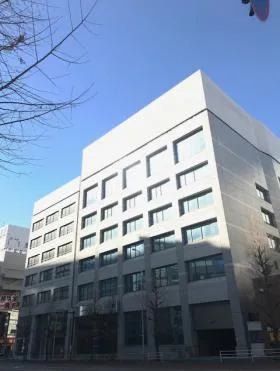金港(旧代々木ゼミナール横浜校)ビルの外観