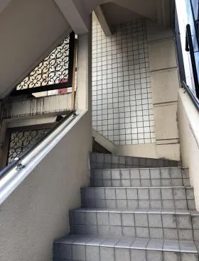 望月ビルの外観