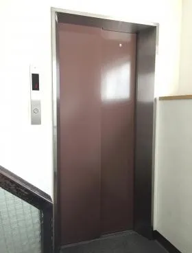 黒岩ビルの外観
