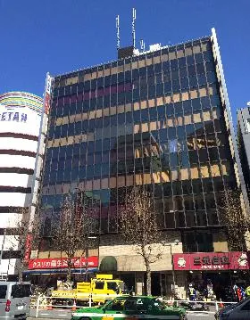 東新宿龍生堂ビルの外観