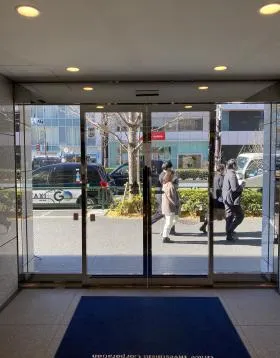 KDX新橋ビルの外観